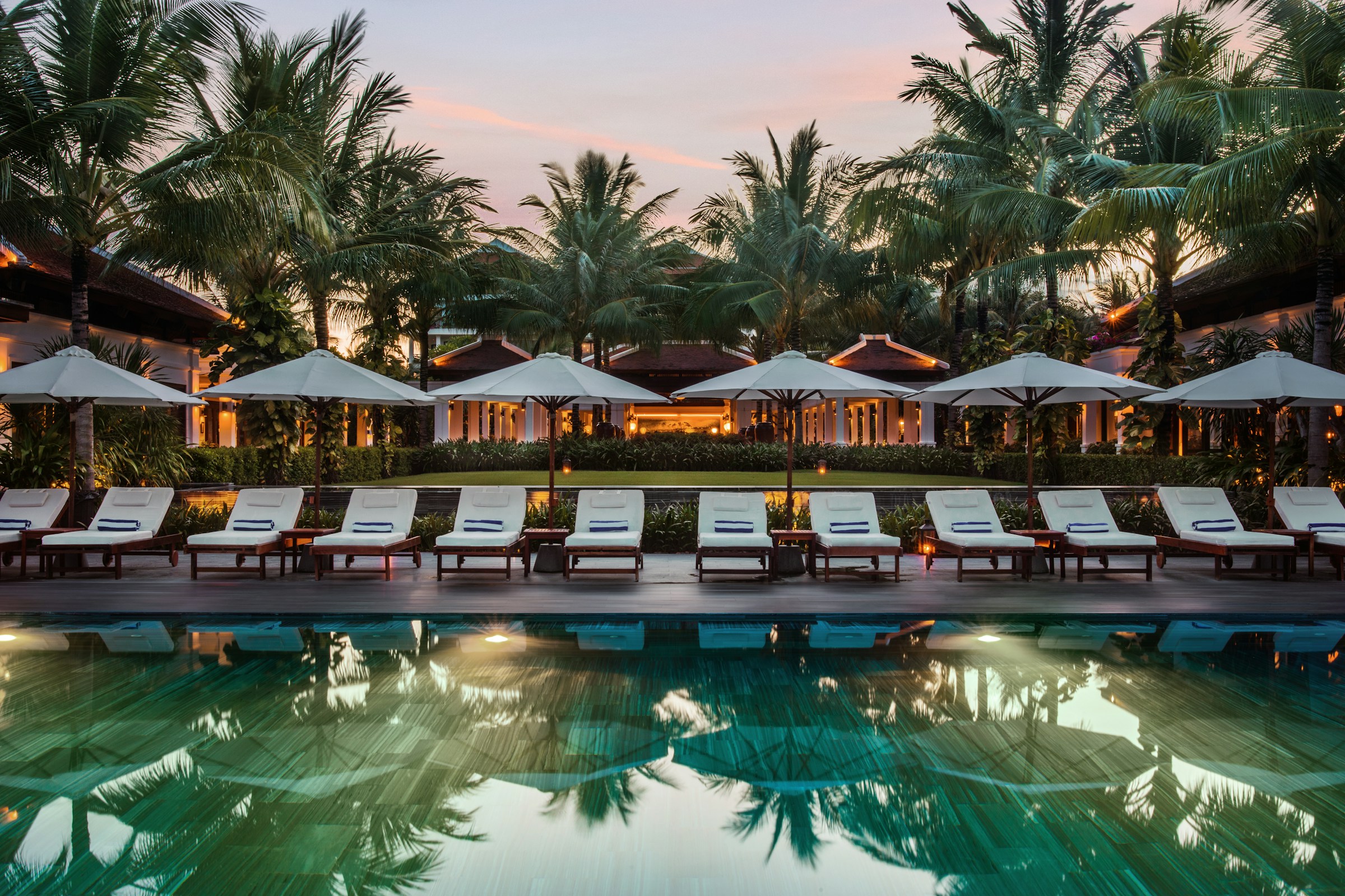 Tropical resort imagery within an original hospitality website concept